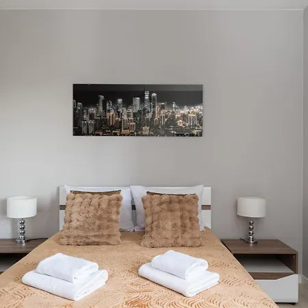 Rondo Wiatraczna Deluxe By Bookinghost Apartment *