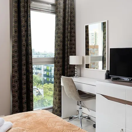 Rondo Wiatraczna Deluxe By Bookinghost