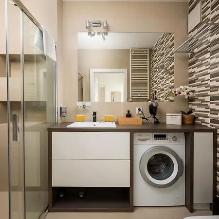 Rondo Wiatraczna Deluxe By Bookinghost