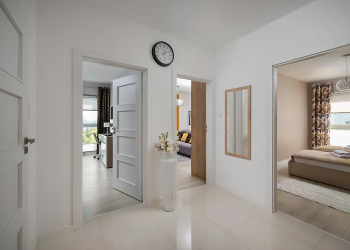 Rondo Wiatraczna Deluxe By Bookinghost Warszawa