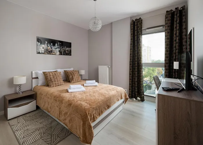 Rondo Wiatraczna Deluxe By Bookinghost * Warszawa