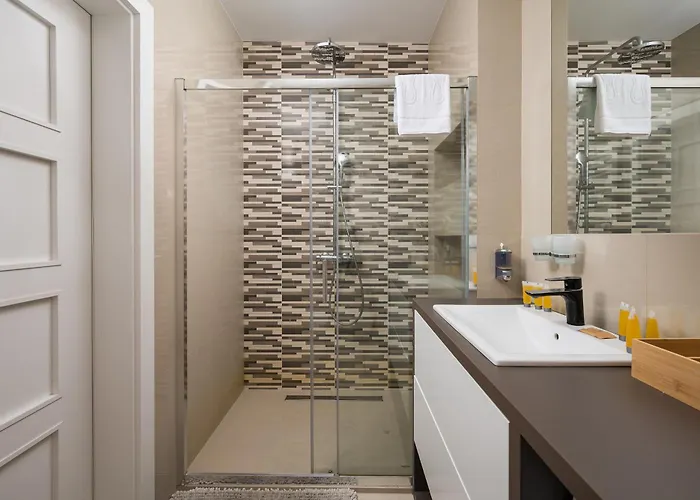 Rondo Wiatraczna Deluxe By Bookinghost Warszawa