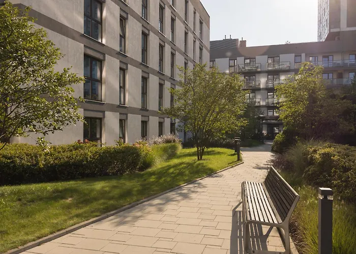 Rondo Wiatraczna Deluxe By Bookinghost *