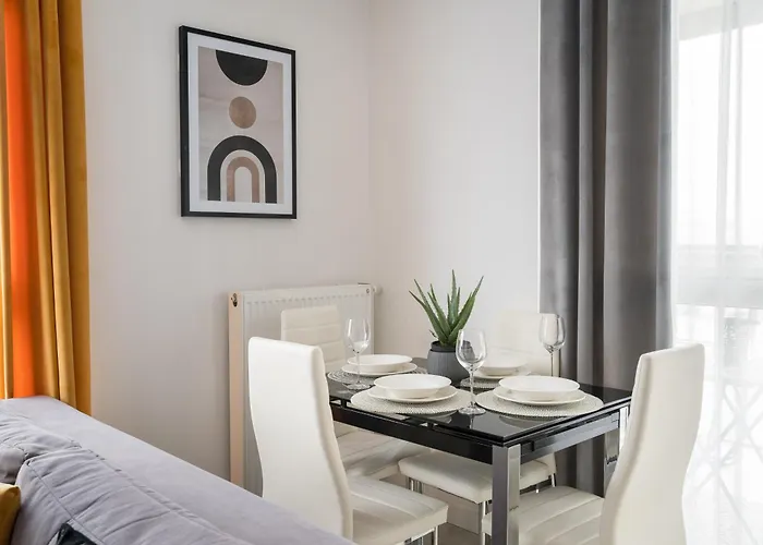 Rondo Wiatraczna Deluxe By Bookinghost Warszawa