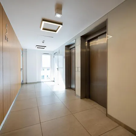 アパート Rondo Wiatraczna Deluxe By Bookinghost ワルシャワ