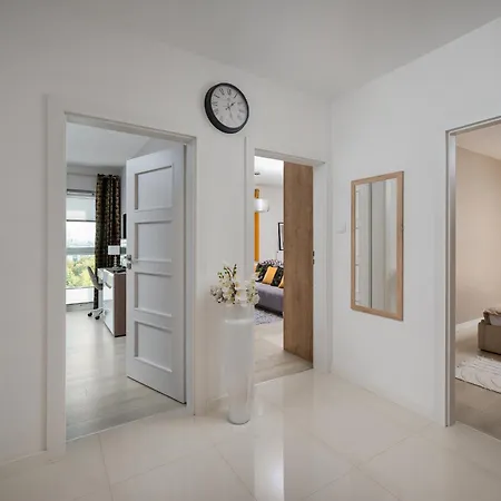 Rondo Wiatraczna Deluxe By Bookinghost ワルシャワ