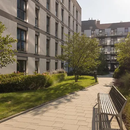 Rondo Wiatraczna Deluxe By Bookinghost *