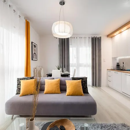 Rondo Wiatraczna Deluxe By Bookinghost